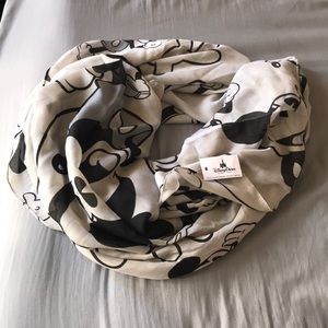 NWT Disney Parks Mickey Mouse Scarf